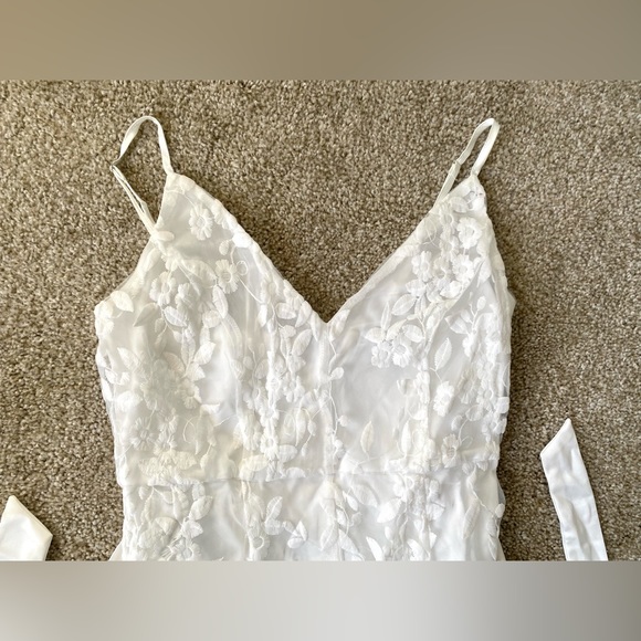NWOT Lulus Forever Fanciful White Floral Embroidered High-Low Midi Dress Size S - Picture 6 of 12